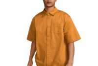 Men's button down short sleeve dress shirt