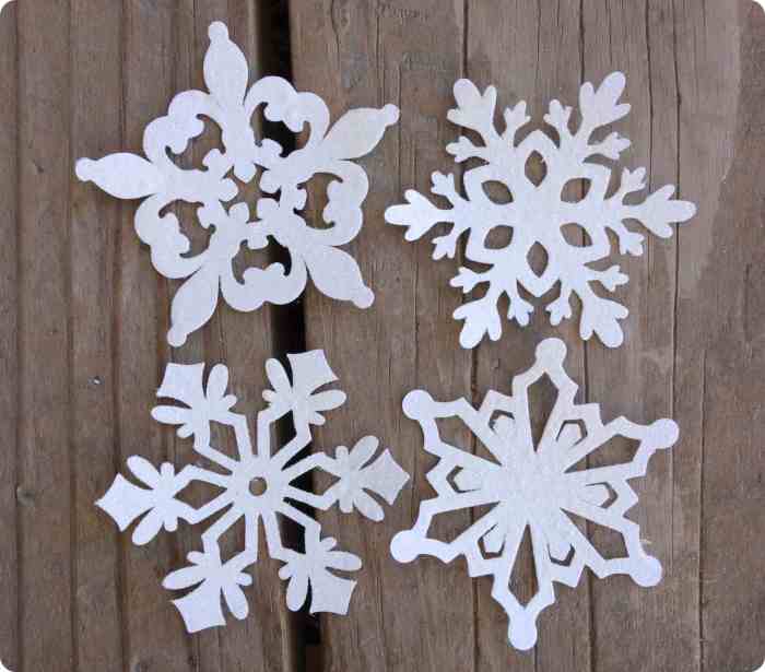 How to make snowflakes for christmas decoration