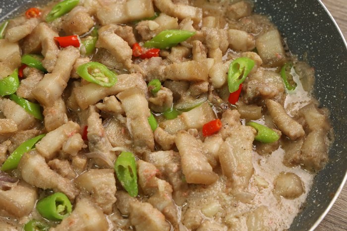 How to cook bicol express bicolano style